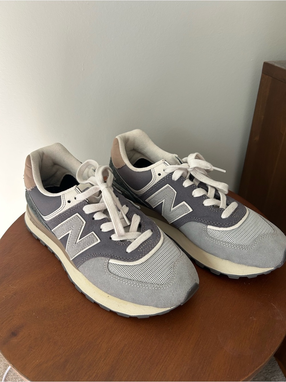 New Balance 574 Legacy in Grey - Size 8M 9.5W - Picture 2 of 6